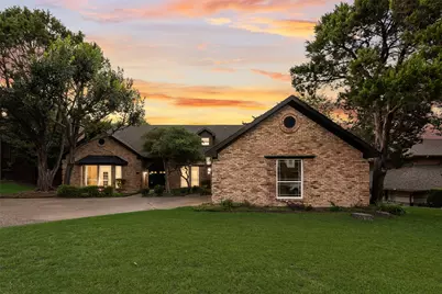 811 Cobblestone Court, Cedar Hill, TX 75104 - Photo 2