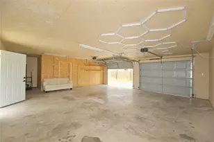732 N Elm St, Muenster, TX 76252 - Photo 24