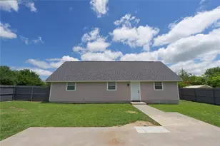 732 N Elm St, Muenster, TX 76252 - Photo 28