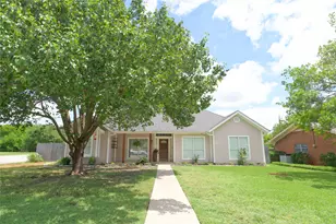 732 N Elm St, Muenster, TX 76252 - Photo 2