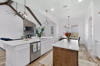 125 Remington Park Drive, Springtown, TX 76082 - Photo 10