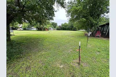 1307 Chase Avenue, Cleburne, TX 76033 - Photo 2