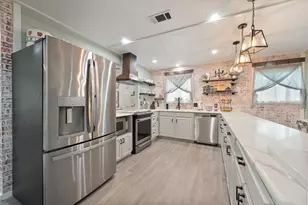 801 Waggoner Dr, Arlington, TX 76013 - Photo 6