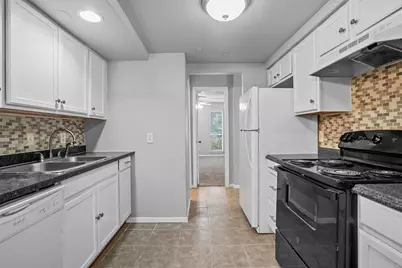 2156 Fleur De Lis Court, Arlington, TX 76012 - Photo 4