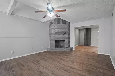 2156 Fleur De Lis Court, Arlington, TX 76012 - Photo 2