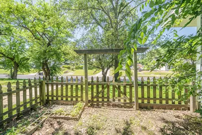 502 Davis Street S, Sulphur Springs, TX 75482 - Photo 28
