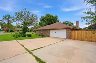 1838 W Taylor St, Sherman, TX 75092 - Photo 8