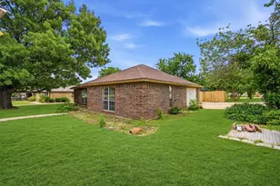 1838 W Taylor St, Sherman, TX 75092 - Photo 6