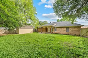204 Overcrest Dr, Benbrook, TX 76126 - Photo 30
