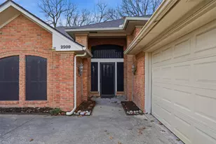 2209 Fulton Dr, Garland, TX 75044 - Photo 4