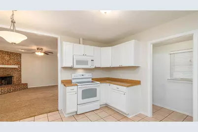 5621 Brent Drive, Haltom City, TX 76148 - Photo 32