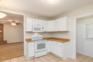 5621 Brent Dr, Haltom City, TX 76148 - Photo 32