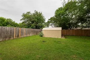 5621 Brent Dr, Haltom City, TX 76148 - Photo 36