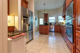 8510 Linden Ct, Granbury, TX 76049 - Photo 4