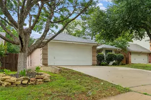428 Caviness Dr, Grapevine, TX 76051 - Photo 2