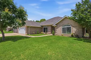 912 Wheeler Creek Dr, Gainesville, TX 76240 - Photo 2