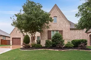 1025 W Bluff Way, Roanoke, TX 76262 - Photo 2