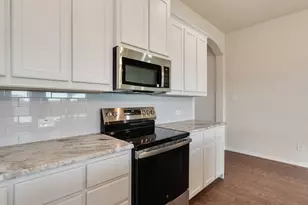 2028 Caicos Rd, Granbury, TX 76049 - Photo 10