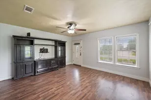 2001 N Beaton St, Corsicana, TX 75110 - Photo 2