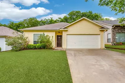 400 Stockard Street, Lake Dallas, TX 75065 - Photo 1