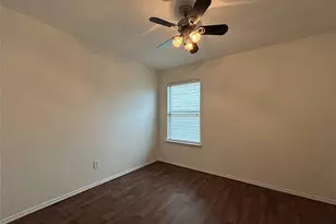 10745 Many Oaks Dr, Fort Worth, TX 76140 - Photo 12