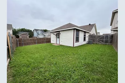 10745 Many Oaks Drive, Fort Worth, TX 76140 - Photo 18