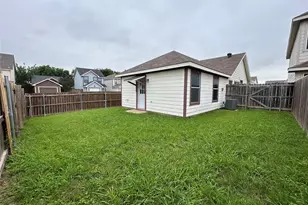 10745 Many Oaks Dr, Fort Worth, TX 76140 - Photo 18
