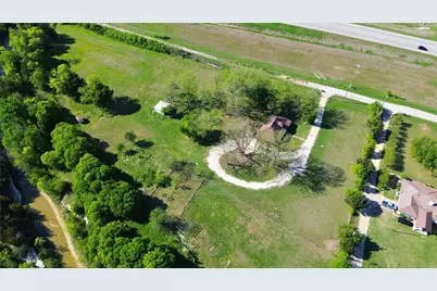 1542 W Reindeer, Lancaster, TX 75146 - Photo 16