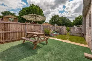 3335 Kelley Dr, Grand Prairie, TX 75052 - Photo 18
