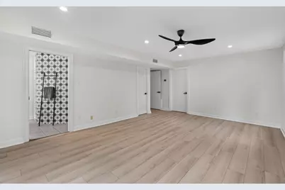 2404 Westwood Drive, Arlington, TX 76012 - Photo 16