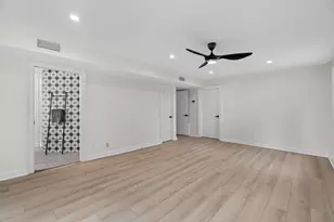2404 Westwood Dr, Arlington, TX 76012 - Photo 16