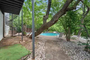 2404 Westwood Dr, Arlington, TX 76012 - Photo 32