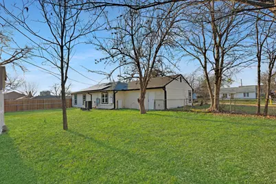 709 SW Dallas Street, Grand Prairie, TX 75051 - Photo 26