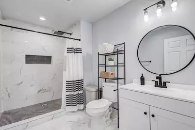 709 SW Dallas Street, Grand Prairie, TX 75051 - Photo 24
