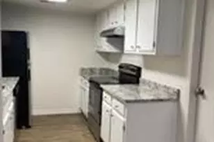 1505 W Pearl St, Granbury, TX 76048 - Photo 2