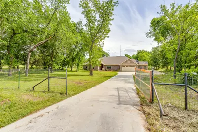 739 County Road 3696, Springtown, TX 76082 - Photo 2