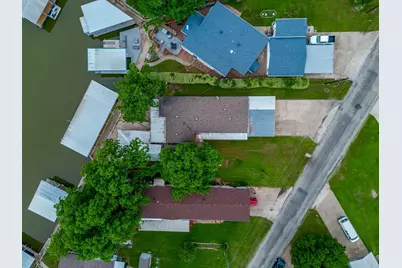 4006 Lands End Court, Granbury, TX 76048 - Photo 12