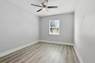 205 W Huitt Ln, Euless, TX 76040 - Photo 10