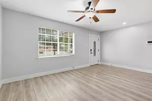 205 W Huitt Ln, Euless, TX 76040 - Photo 8