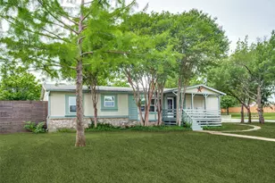301 Darrell Rd, Roanoke, TX 76262 - Photo 2