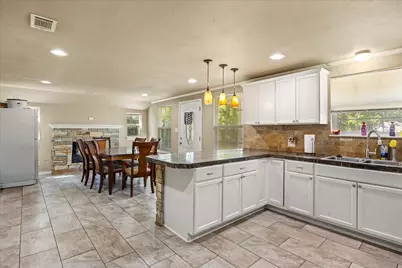 405 Granbury Court, Granbury, TX 76049 - Photo 10