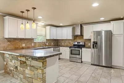 405 Granbury Court, Granbury, TX 76049 - Photo 2
