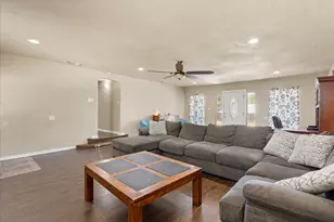 405 Granbury Ct, Granbury, TX 76049 - Photo 4