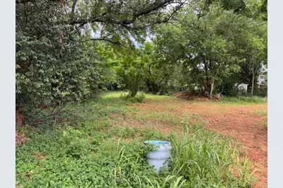 1605 S Chisholm Trail, Granbury, TX 76048 - Photo 2