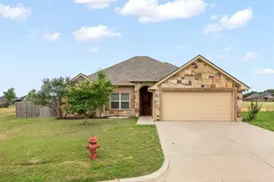800 Acadia Ct, Tolar, TX 76476 - Photo 2