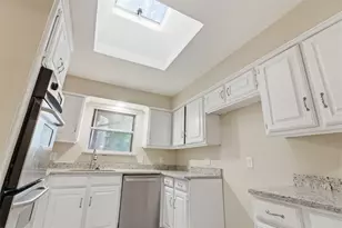 2703 Oak Cliff Ln, Arlington, TX 76012 - Photo 8