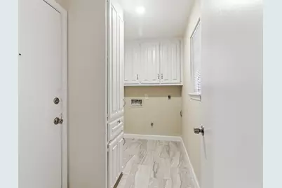 2703 Oak Cliff Lane, Arlington, TX 76012 - Photo 10