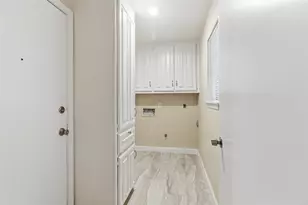 2703 Oak Cliff Ln, Arlington, TX 76012 - Photo 10