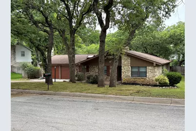 2703 Oak Cliff Lane, Arlington, TX 76012 - Photo 2