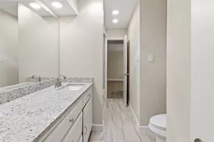 2703 Oak Cliff Ln, Arlington, TX 76012 - Photo 14